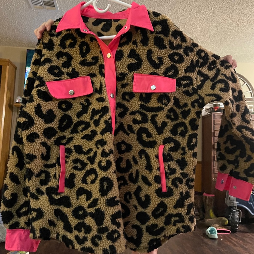 Women’s leopard jacket